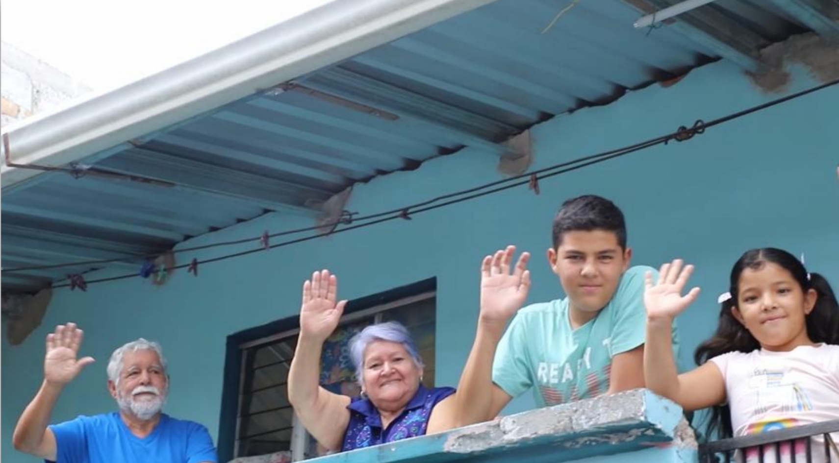 CON INTERVENCIÓN EN TECHOS Y PISOS, EL “PROGRAMA VIVIENDA Y OBRAS SOCIALES”, CAMBIA VIDAS A MILES DE HONDUREÑOS CON INTERVENCIÓN EN TECHOS Y PISOS, EL “PROGRAMA VIVIENDA Y OBRAS SOCIALES”, CAMBIA VIDAS A MILES DE HONDUREÑOS