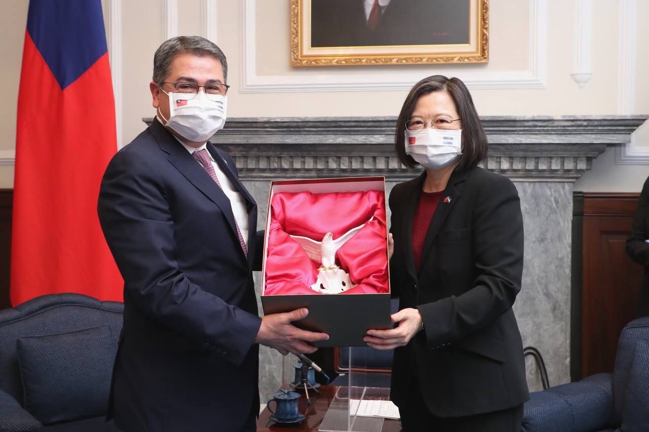 Presidenta Tsai impulsará la inversión de navieras taiwanesas en el Golfo de Fonseca