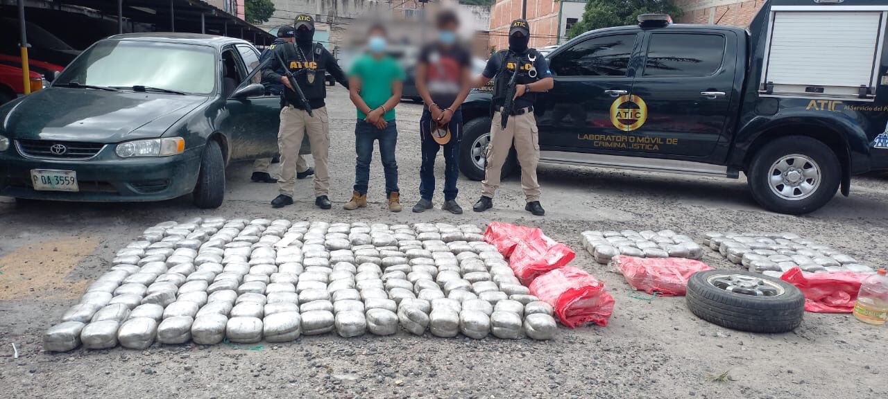 Dictan detención judicial para dos sujetos por tráfico de 496 paquetes de marihuana Dictan detención judicial para dos sujetos por tráfico de 496 paquetes de marihuana