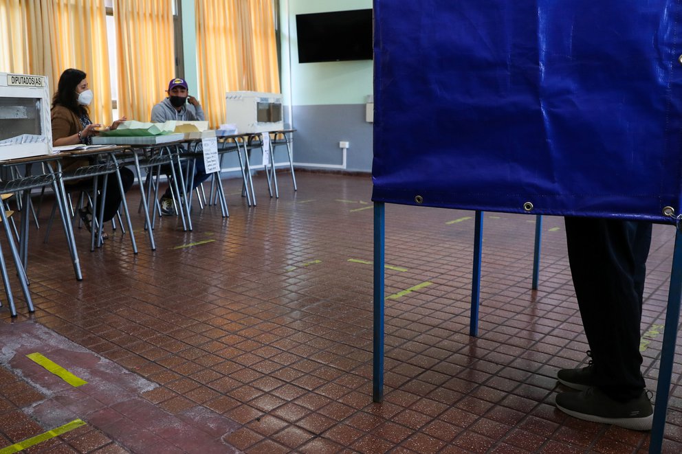 La participación en las elecciones en Chile no alcanzó al 50 por ciento del padrón La participación en las elecciones en Chile no alcanzó al 50 por ciento del padrón