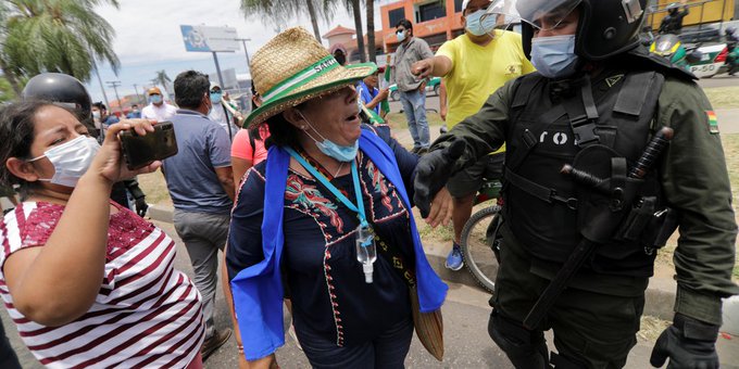 Al menos 125 detenidos en el primer día del paro convocado por la oposición en Bolivia