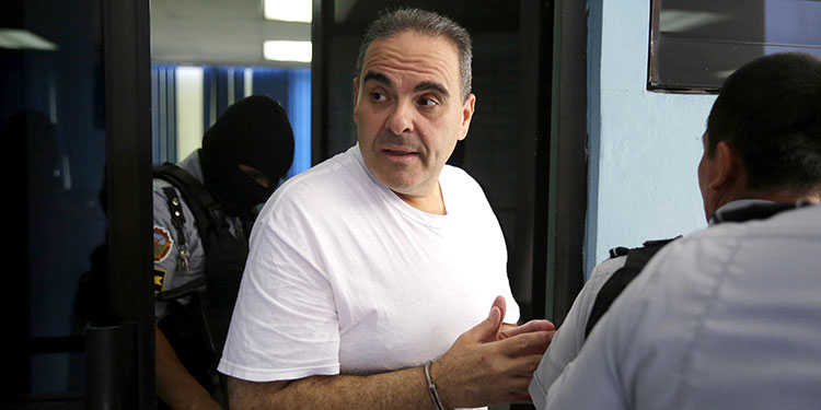 Condenan a expresidente salvadoreño a devolver $6 millones donados por Taiwan Condenan a expresidente salvadoreño a devolver $6 millones donados por Taiwan