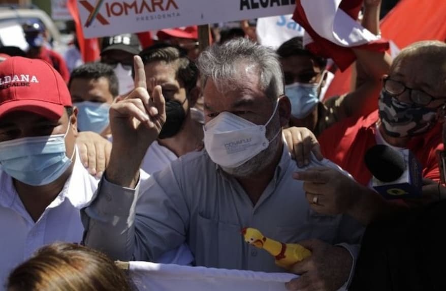 Seguiremos exigiendo al CNE hasta que inscriba a Roberto Contreras, dice Pedro Barquero