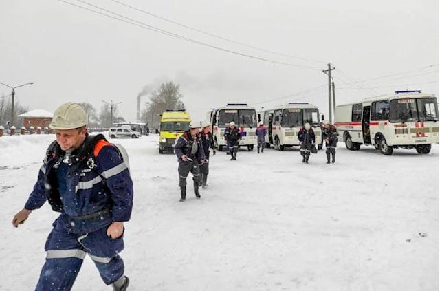 Al menos 11 muertos, decenas de heridos y desaparecidos tras un incendio en una mina en Siberia Al menos 11 muertos, decenas de heridos y desaparecidos tras un incendio en una mina en Siberia