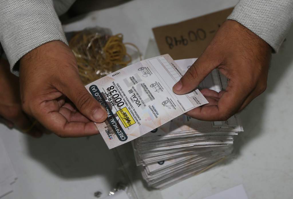 UD apuesta a credenciales con nombre y fotografía para trasparentar elecciones