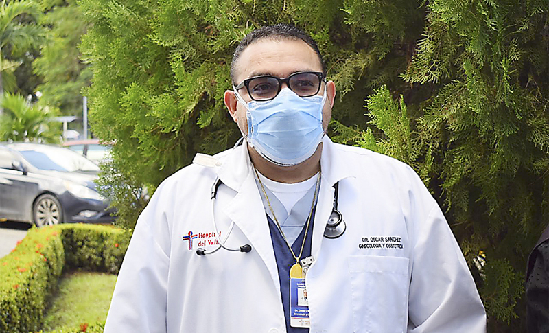 Doctor Óscar Sánchez: «No debemos dudar de la vacunación contra COVID-19» Doctor Óscar Sánchez: «No debemos dudar de la vacunación contra COVID-19»