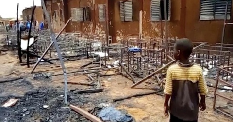 África: Incendio en una escuela en Níger deja al menos 25 niños muertos África: Incendio en una escuela en Níger deja al menos 25 niños muertos