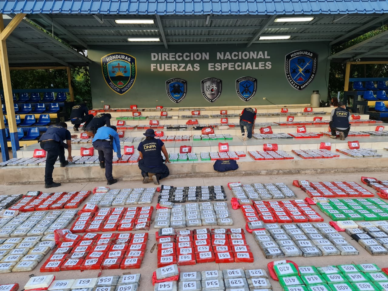 A 2,331 kilogramos de supuesta cocaína asciende decomiso en Atlántida A 2,331 kilogramos de supuesta cocaína asciende decomiso en Atlántida