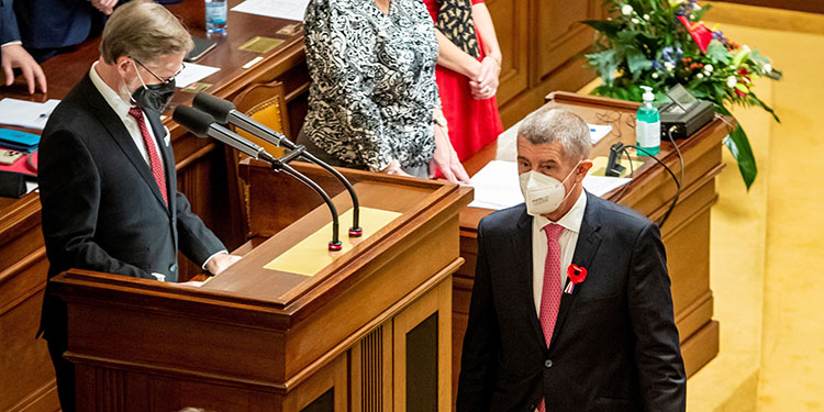 El Gobierno checo del populista Babis dimite tras acuerdo de mayoría opositora El Gobierno checo del populista Babis dimite tras acuerdo de mayoría opositora