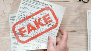 Grecia endurece medidas en contra de los no vacunados por falsificación de certificados