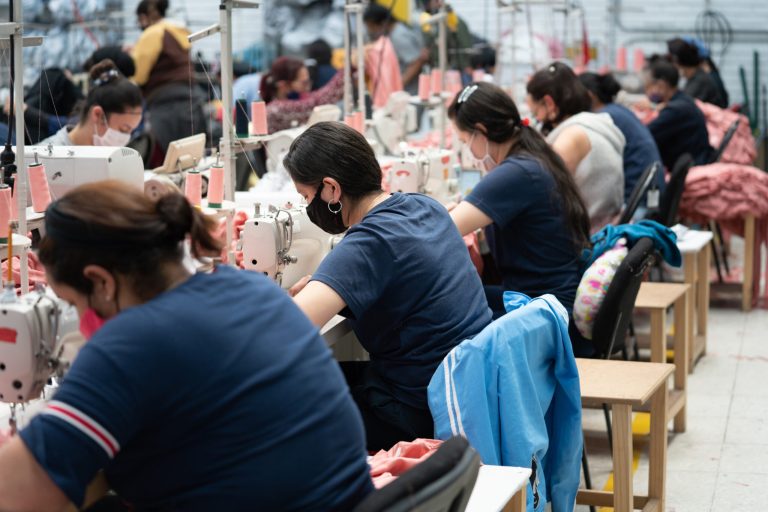 Denuncia dirigencia obrera: 40 por ciento de empresas no paga el salario mínimo