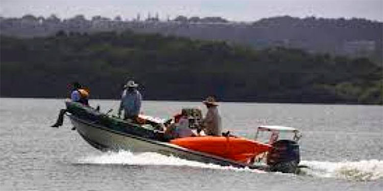 Buscan a tres pescadores que desaparecieron al norte de Puerto Rico Buscan a tres pescadores que desaparecieron al norte de Puerto Rico