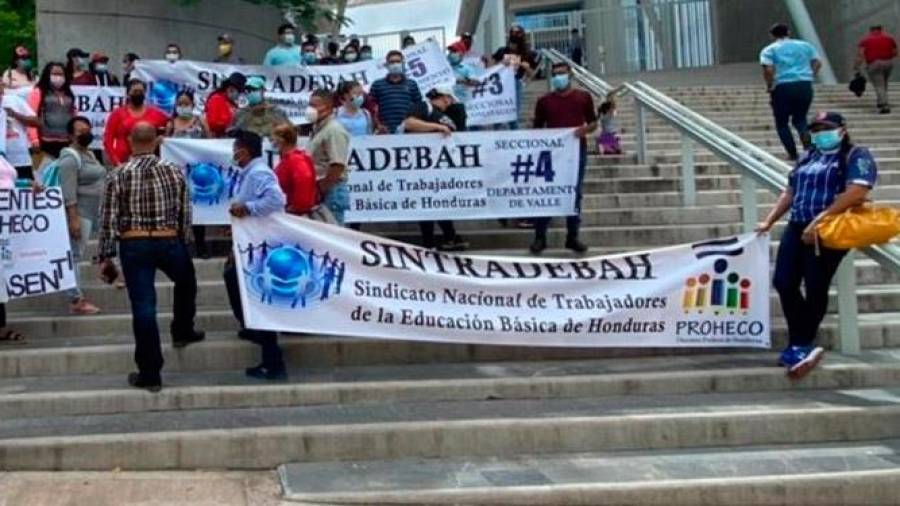 Docentes Proheco:  «Nos sentimos felices» por el decreto aprobado en el CN