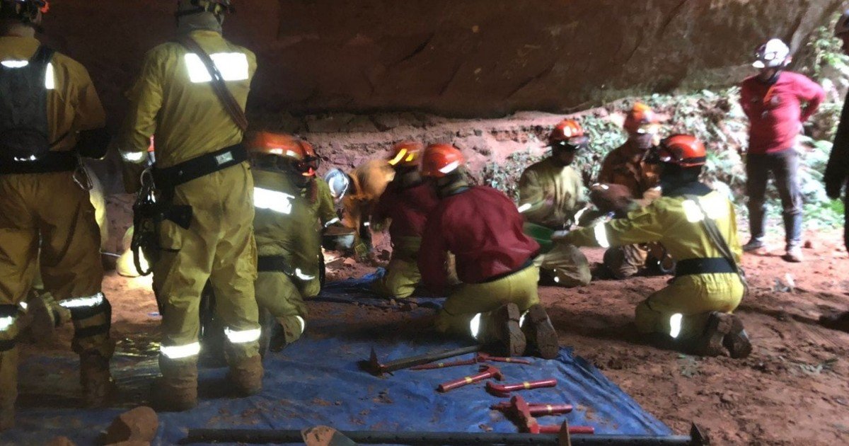 Al menos nueve bomberos murieron en trágico derrumbe de una gruta en Brasil Al menos nueve bomberos murieron en trágico derrumbe de una gruta en Brasil