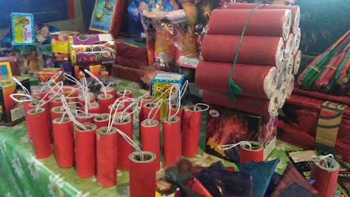 Autoridades Prohíben  la producción tenencia y distribución de pólvora en la capital