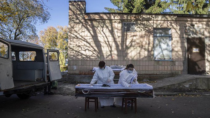 El crematorio de Kiev duplica incineraciones tras aumento de muertes por covid-19 El crematorio de Kiev duplica incineraciones tras aumento de muertes por covid-19