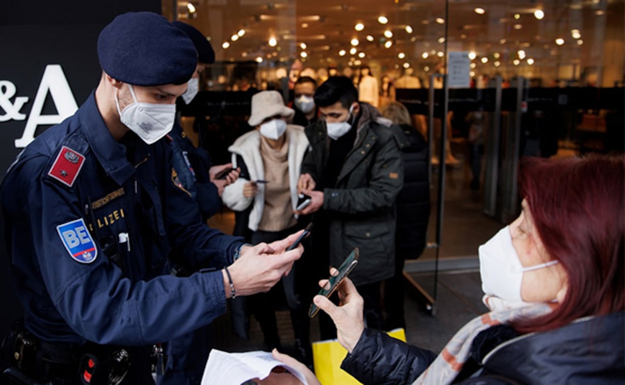 Los estados más poblados de Australia impusieron nuevamente el uso obligatorio de mascarillas en interiores Los estados más poblados de Australia impusieron nuevamente el uso obligatorio de mascarillas en interiores