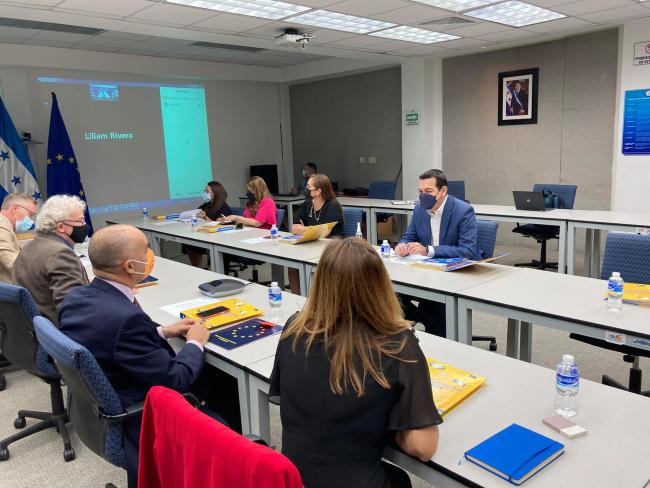 Gabinete de transición estima unos 80 mil nombramientos en recta final de gobierno Gabinete de transición estima unos 80 mil nombramientos en recta final de gobierno