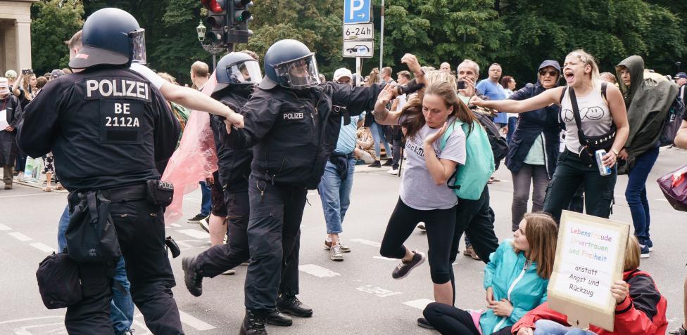 Alemania detiene a ocho personas tras violenta protesta anticovid