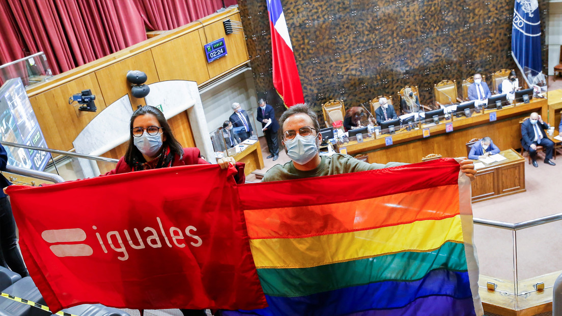 Chile aprueba el matrimonio igualitario y se convierte en el séptimo país de América Latina en reconocer este derecho Chile aprueba el matrimonio igualitario y se convierte en el séptimo país de América Latina en reconocer este derecho