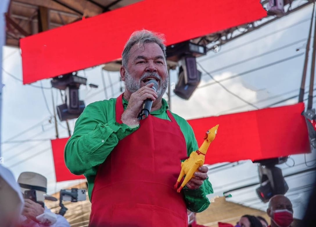 Alcalde electo de SPS anuncia que asistirá a la toma de posesión municipal con delantal Alcalde electo de SPS anuncia que asistirá a la toma de posesión municipal con delantal