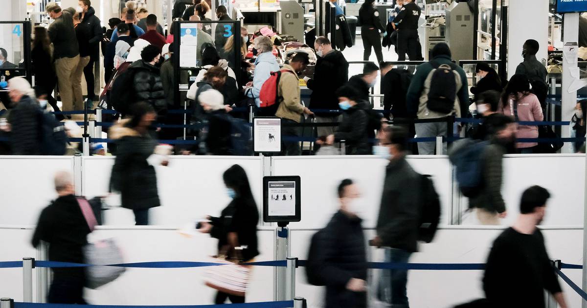 Biden levantará restricciones de viaje a los países del sur de África