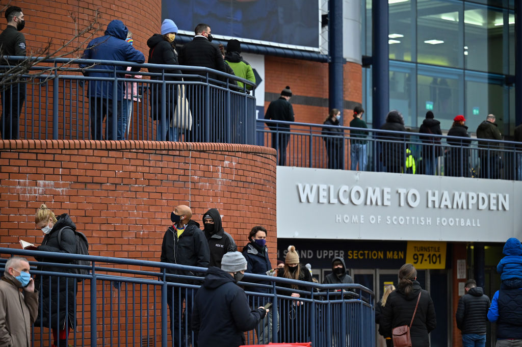 Gobierno escocés propone cierre de discotecas durante tres semanas después de Navidad