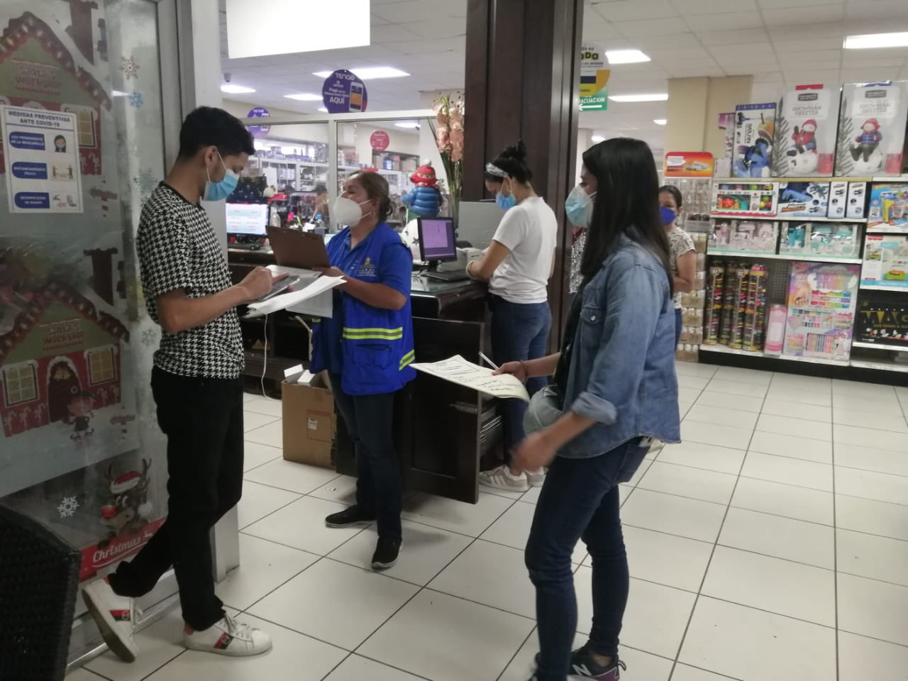 MP ejecuta Operación «Todos Somos Consumidores» para hacer valer los derechos del consumidor previo a la navidad MP ejecuta Operación «Todos Somos Consumidores» para hacer valer los derechos del consumidor previo a la navidad