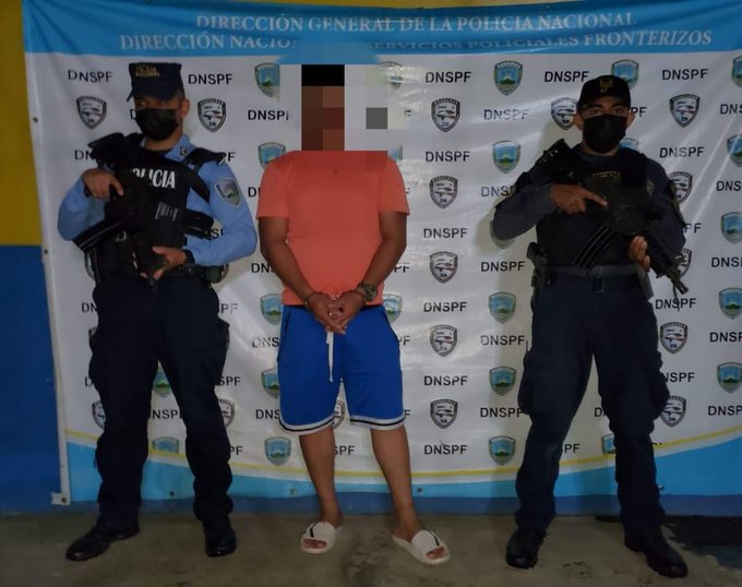 Por portación ilegal de arma es detenido sujeto en Colón Por portación ilegal de arma es detenido sujeto en Colón