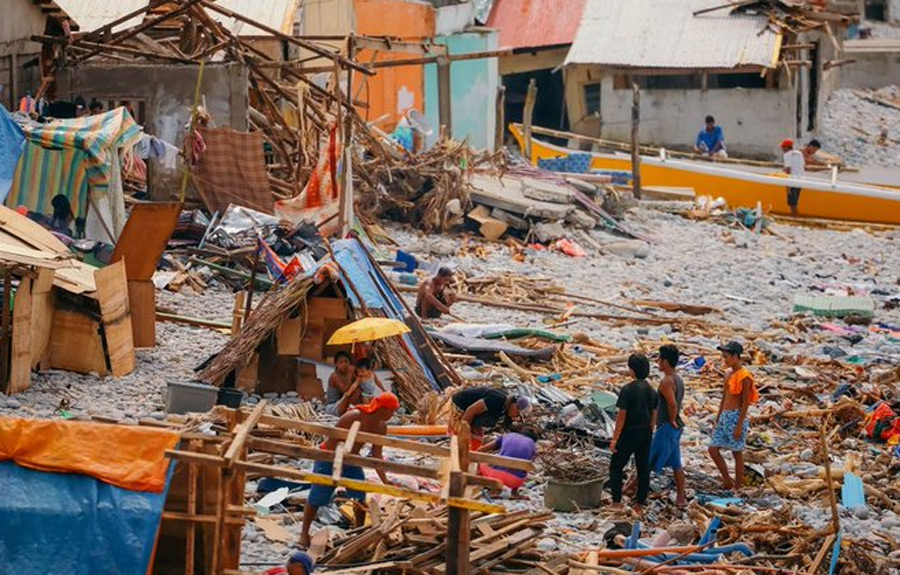 El tifón Rai ensombrece la Navidad y el Año Nuevo a millones de filipinos