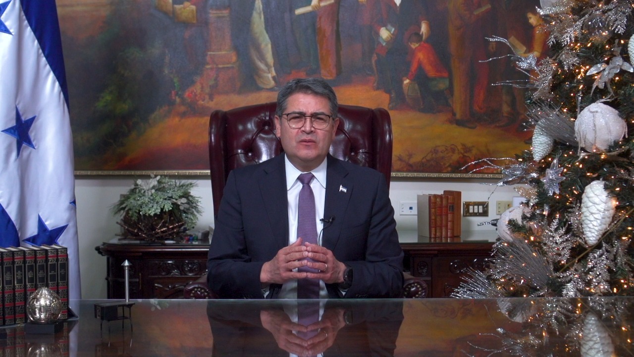 Presidente Hernández felicita a Xiomara Castro y anuncia integración de equipo de transición Presidente Hernández felicita a Xiomara Castro y anuncia integración de equipo de transición