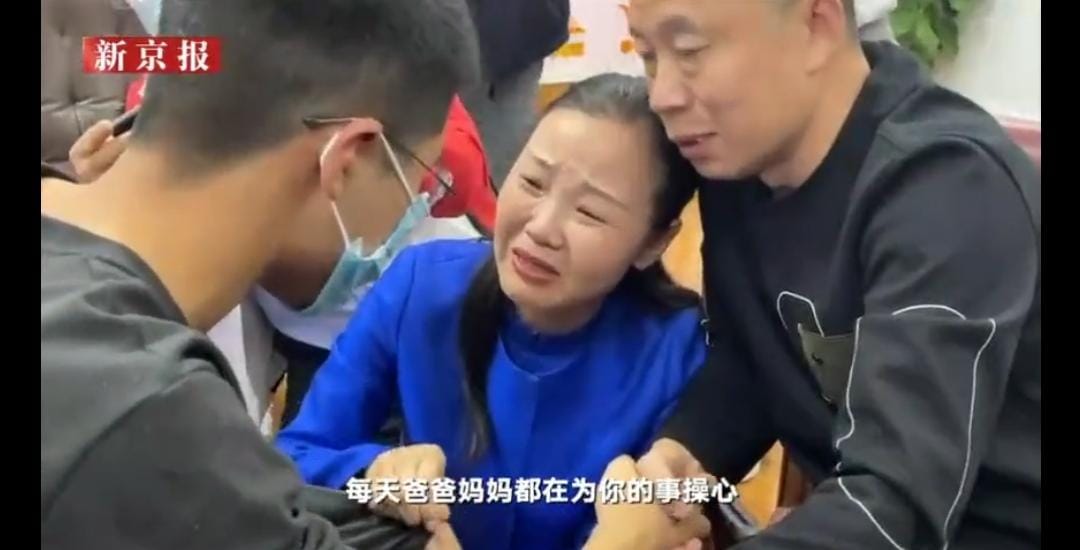 Una familia se reencuentra con su hijo secuestrado hace 14 años Una familia se reencuentra con su hijo secuestrado hace 14 años