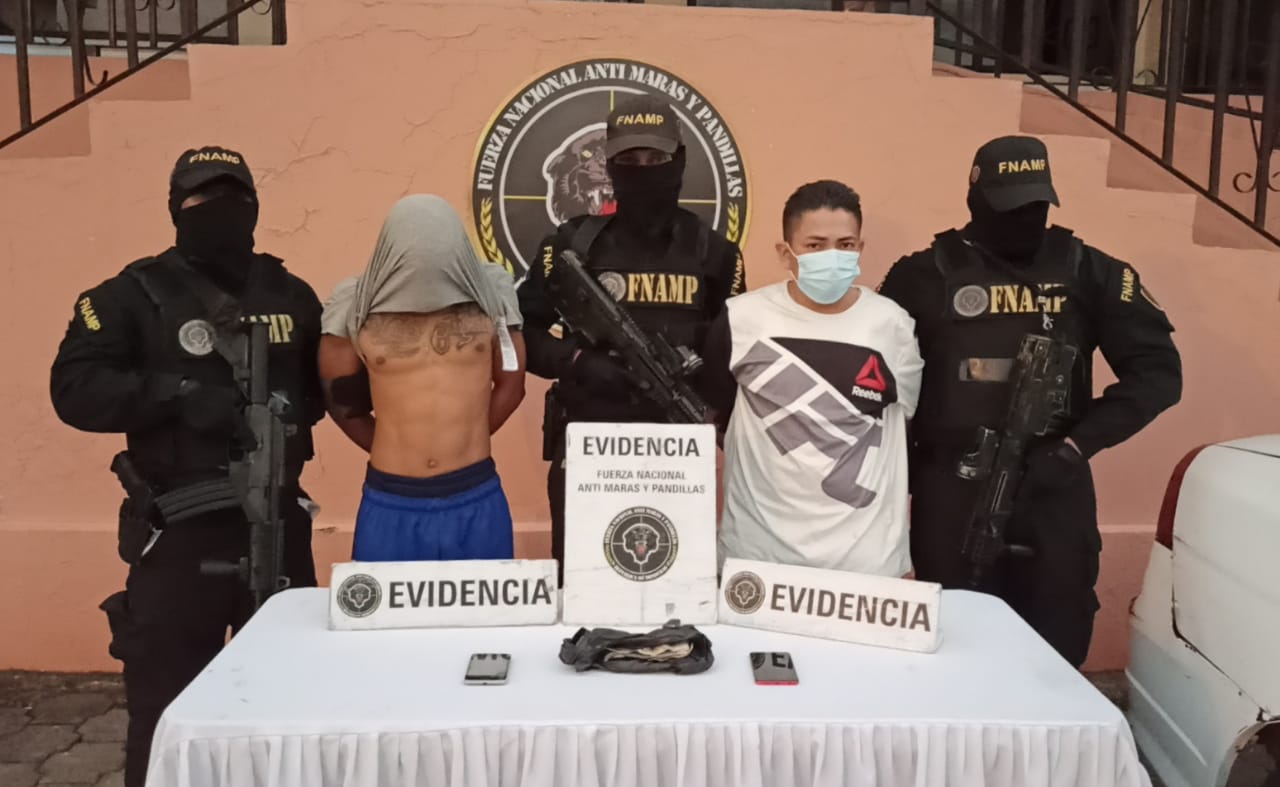 Por cobro de extorsión, cae taxista y un menor en El Pedregal