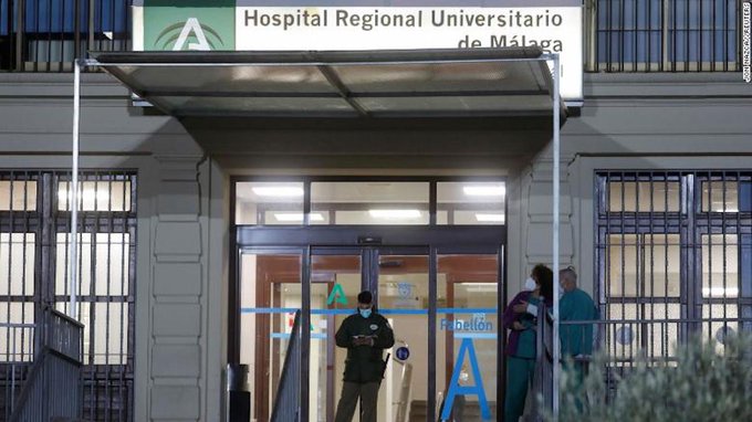 Casi 70 médicos de un hospital se contagiaron de coronavirus tras una cena de Navidad.