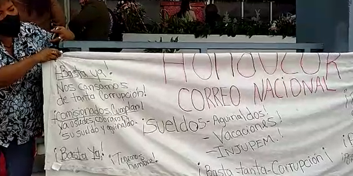Empleados del Correo Nacional exigen pagos atrasados Empleados del Correo Nacional exigen pagos atrasados