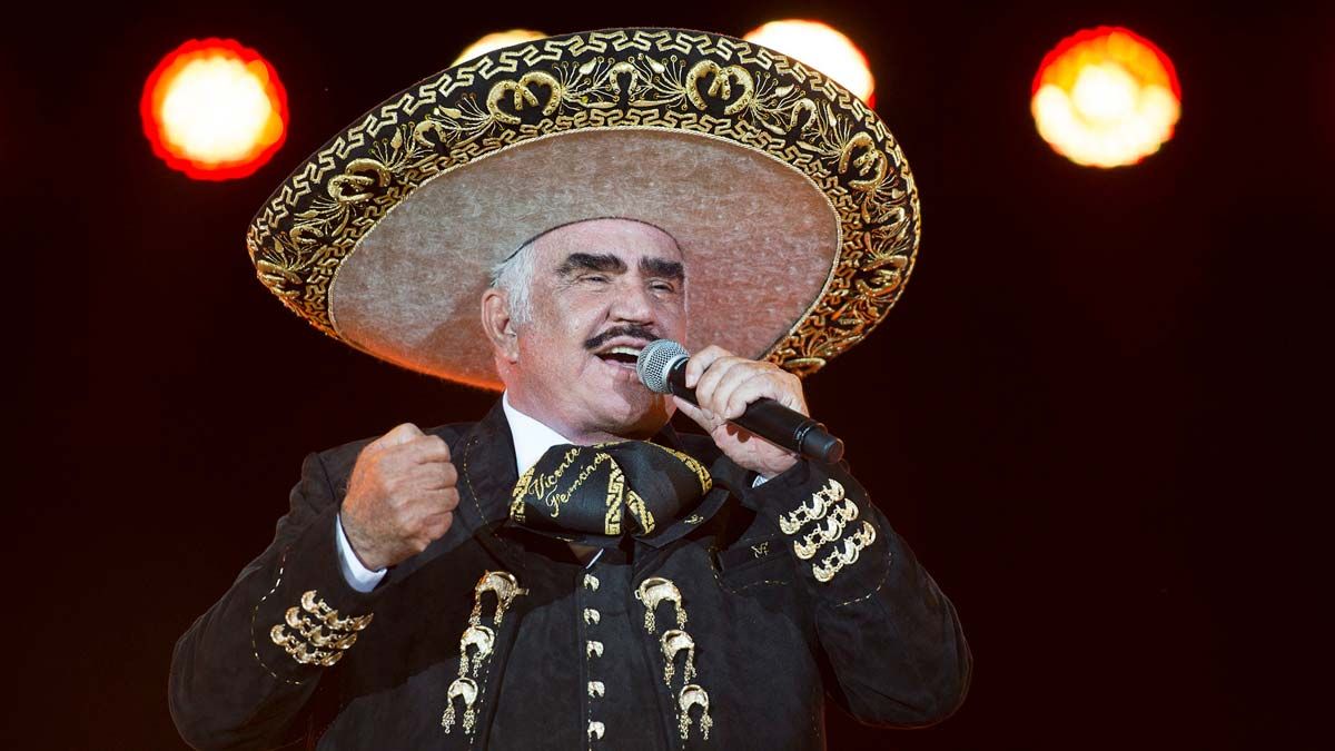Fallece a los 81 años el rey de la ranchera, Vicente Fernández Fallece a los 81 años el rey de la ranchera, Vicente Fernández