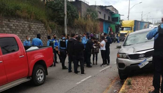 Mujer muere atropellada en el bulevar FFAA en la capital