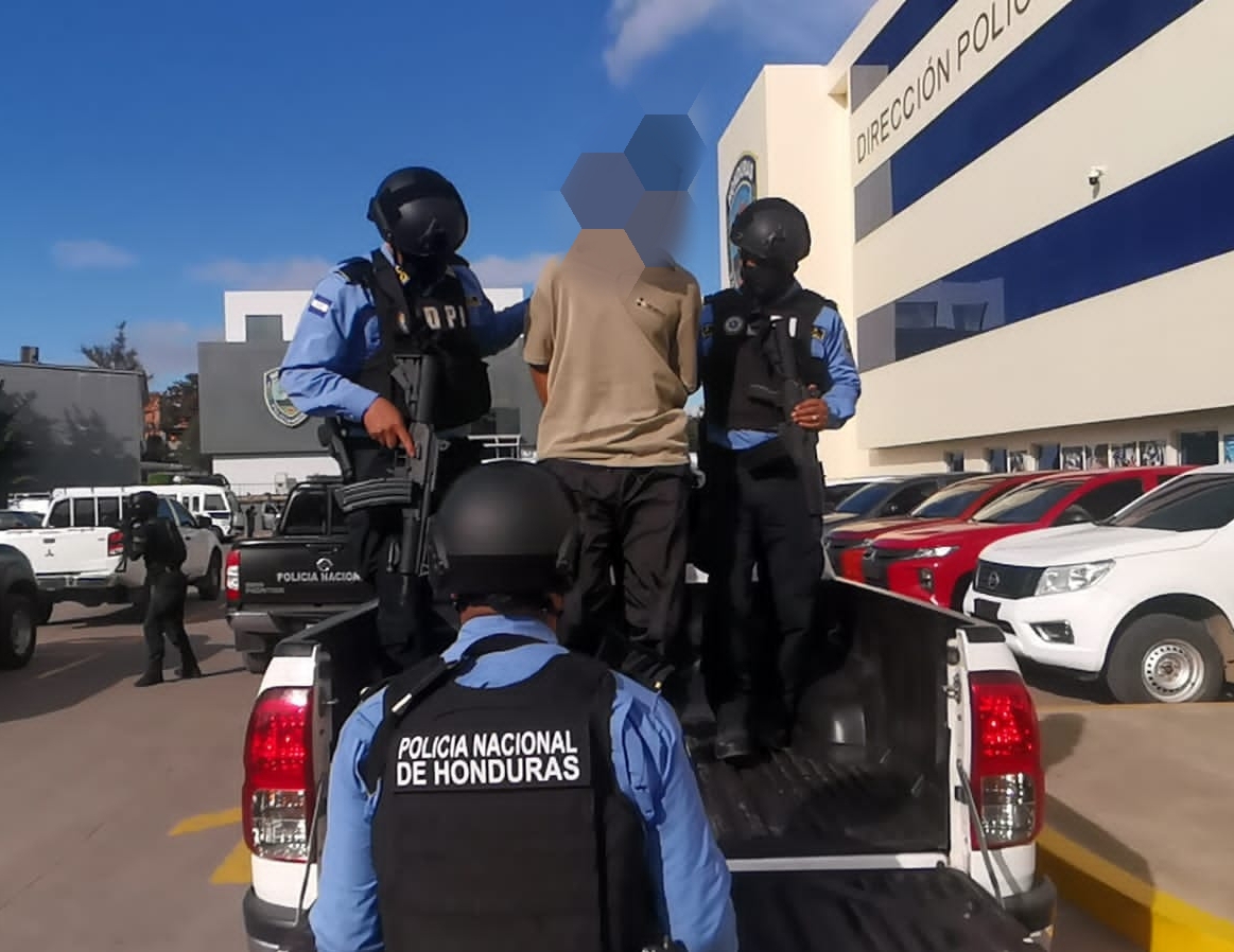 Supuesto cabecilla de la pandilla 18 es capturado en la capital por homicidio y tráfico de drogas Supuesto cabecilla de la pandilla 18 es capturado en la capital por homicidio y tráfico de drogas