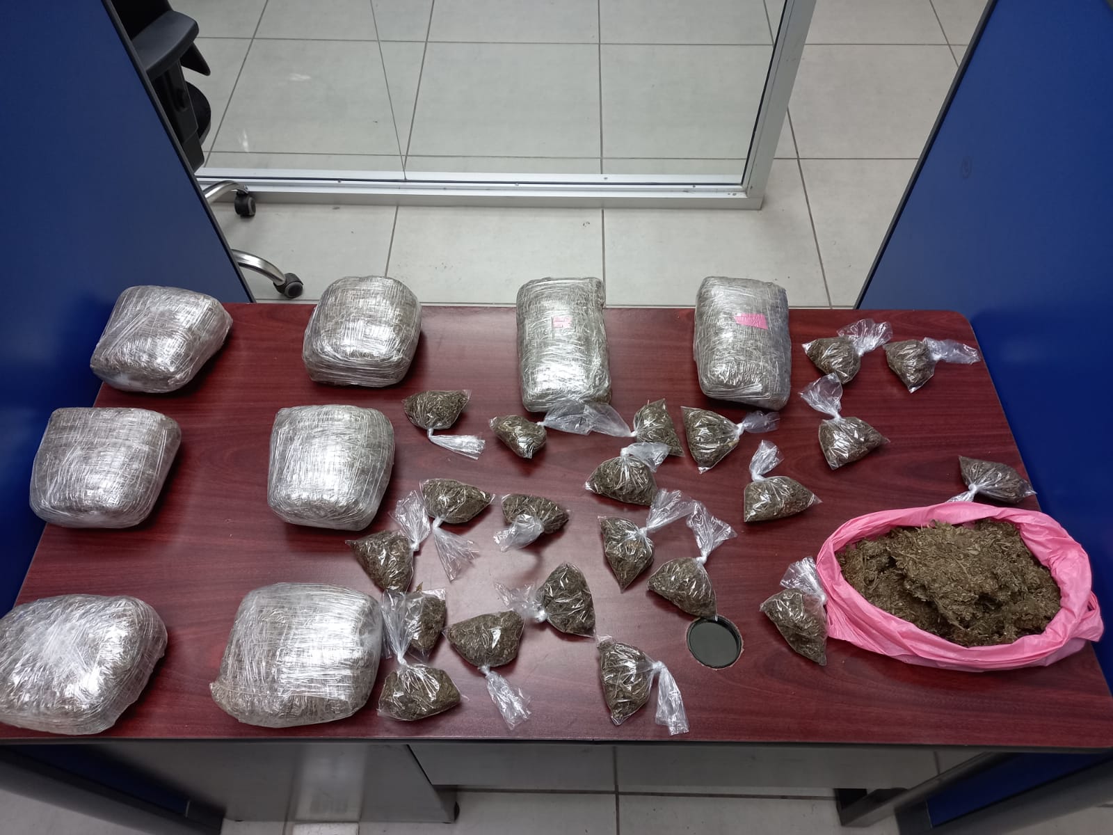 Capturan a «Toñito» supuesto distribuidor de drogas en Atlántida Capturan a «Toñito» supuesto distribuidor de drogas en Atlántida