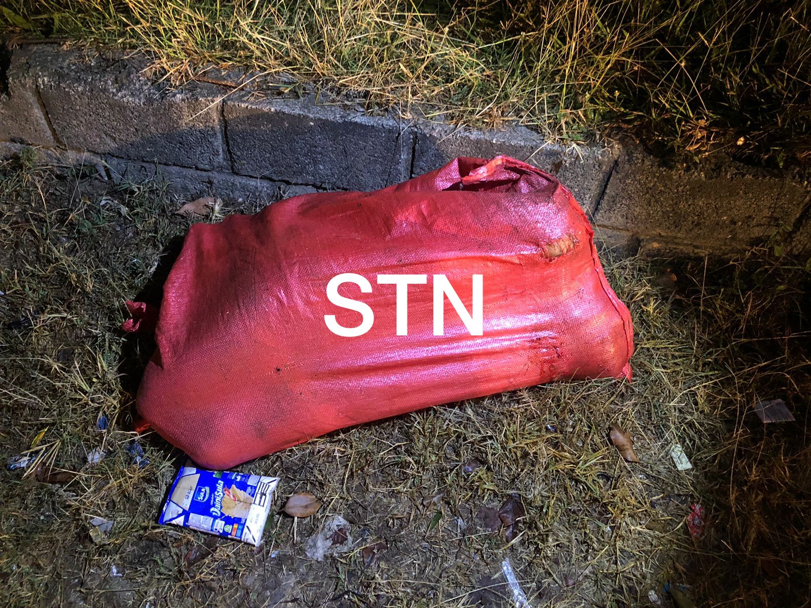 Encostalada encuentran a mujer en la colonia El Carrizal Encostalada encuentran a mujer en la colonia El Carrizal