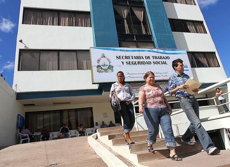 Centrales obreras proponen al abogado Leopoldo Romero como ministro del Trabajo