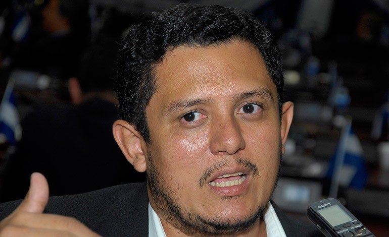 Dirigentes magisteriales proponen al diputado Casaña como ministro de Educación Dirigentes magisteriales proponen al diputado Casaña como ministro de Educación