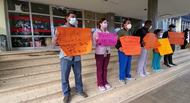 Más de 1,200 plazas laborales exigen trabajadores del Hospital Escuela