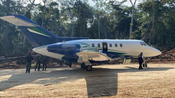 Guatemala: Dentro de un Jet Privado incautan droga valorada en 14 millones de dólares Guatemala: Dentro de un Jet Privado incautan droga valorada en 14 millones de dólares