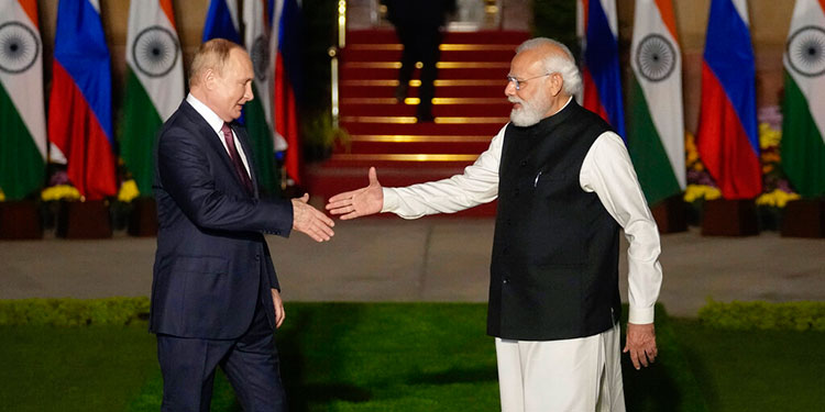 India recibe a Putin para calibrar sus lazos con EEUU y Rusia