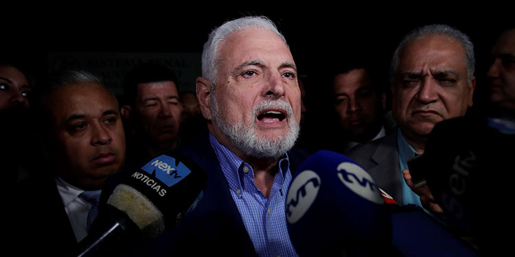 Expresidente de Panamá declara como investigado en la causa de la FCC