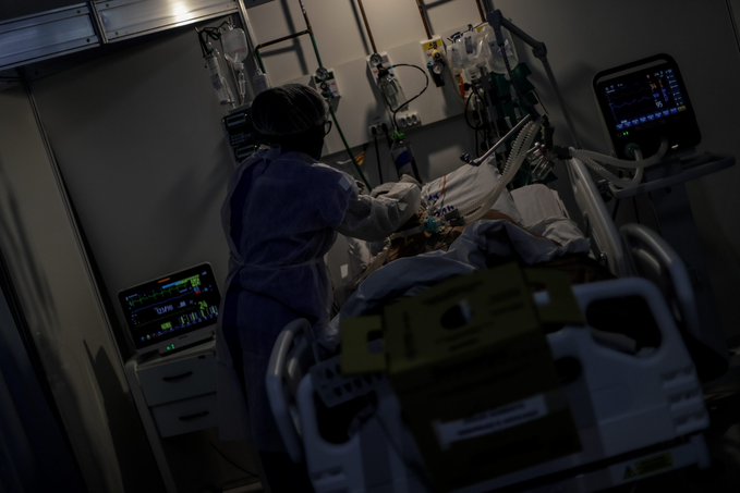 Brasil confirma primer caso de transmisión local de variante ómicron