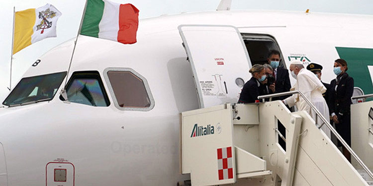 Chipre recibe con entusiasmo al Papa y se espera una misa multitudinaria Chipre recibe con entusiasmo al Papa y se espera una misa multitudinaria