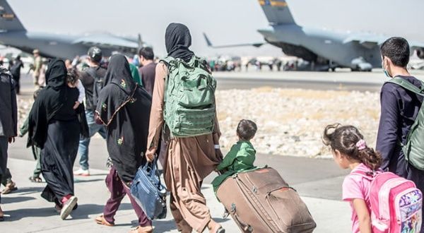 Rusia evacua a más de 200 personas de Afganistán Rusia evacua a más de 200 personas de Afganistán