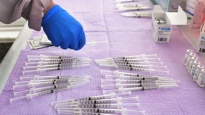 Vacuna de J & J como dosis de refuerzo aumentó la respuesta inmune en personas vacunadas con Pfizer Vacuna de J & J como dosis de refuerzo aumentó la respuesta inmune en personas vacunadas con Pfizer